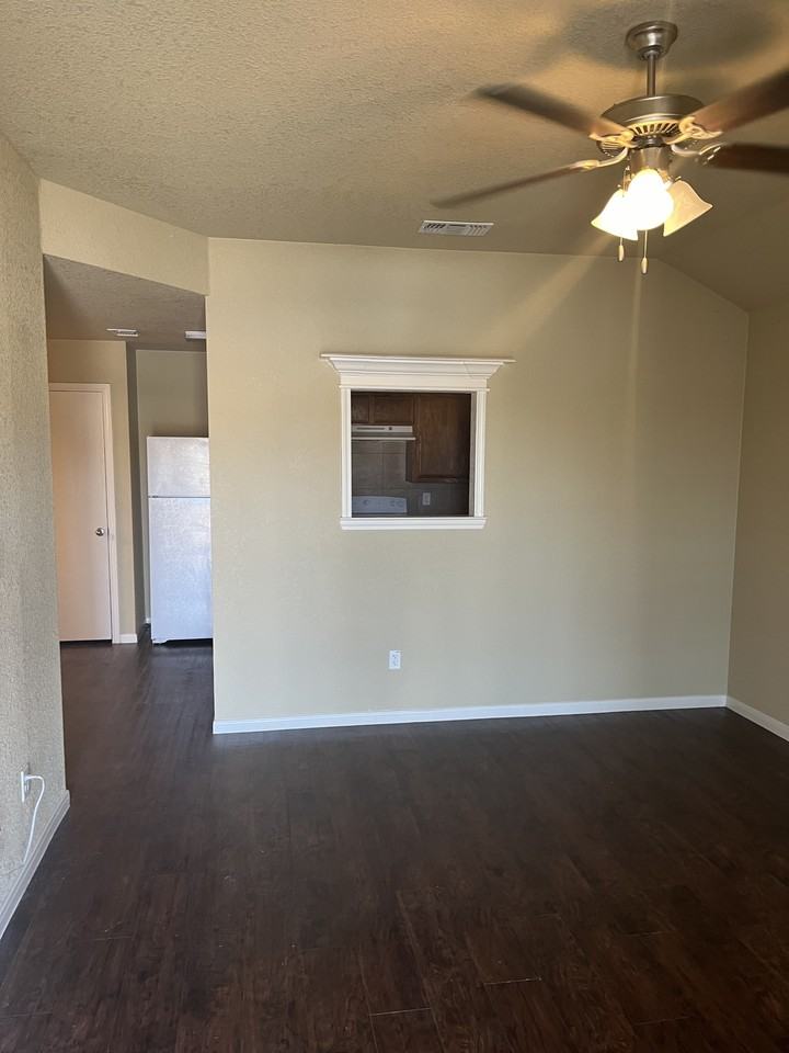 413 Study Hall Loop #B - Photo 3 of 32