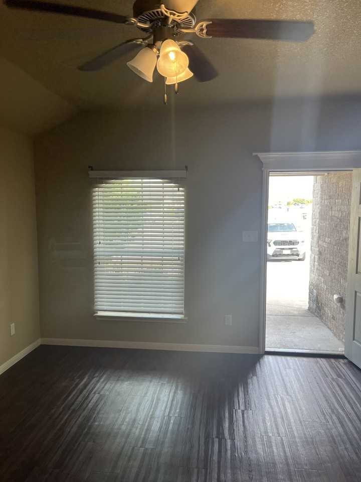 413 Study Hall Loop #B - Photo 5 of 32