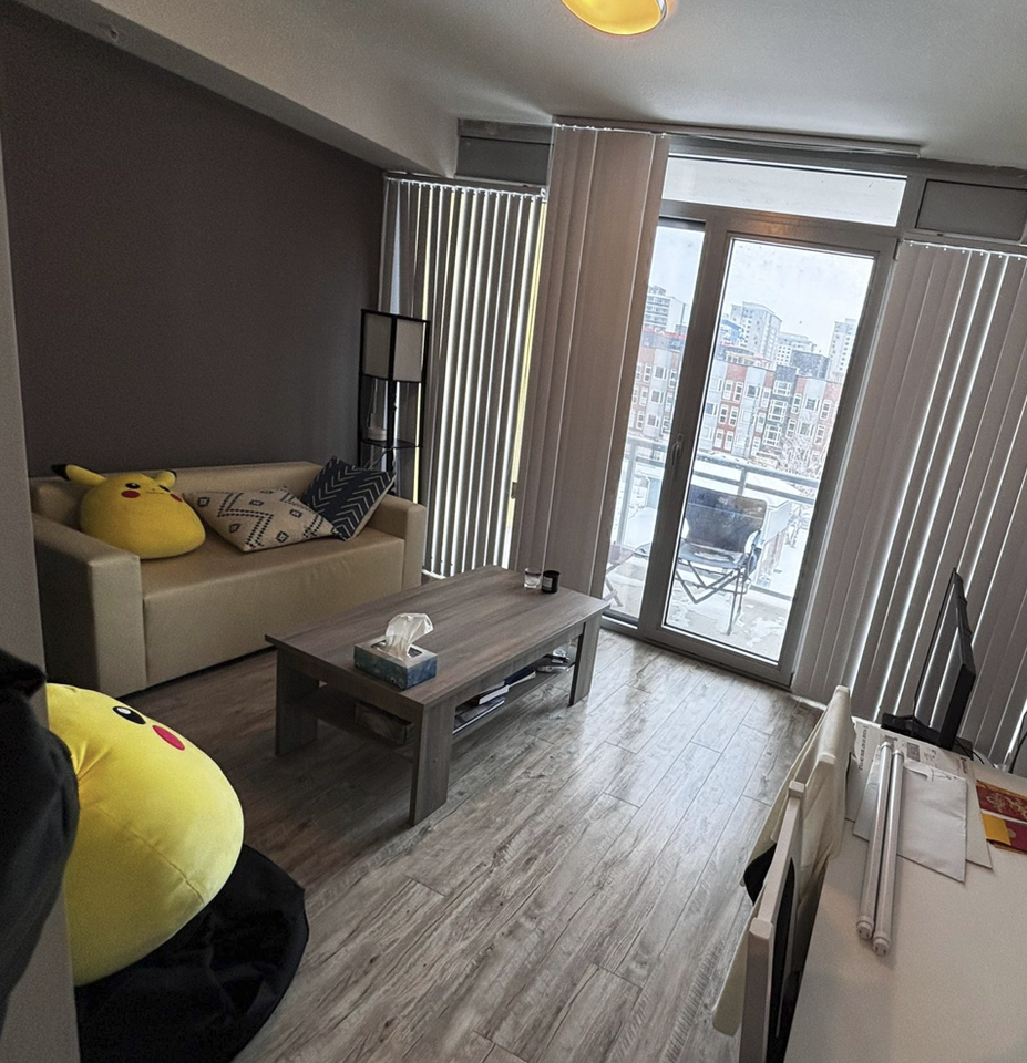 257 Hemlock St - Photo 2 of 6