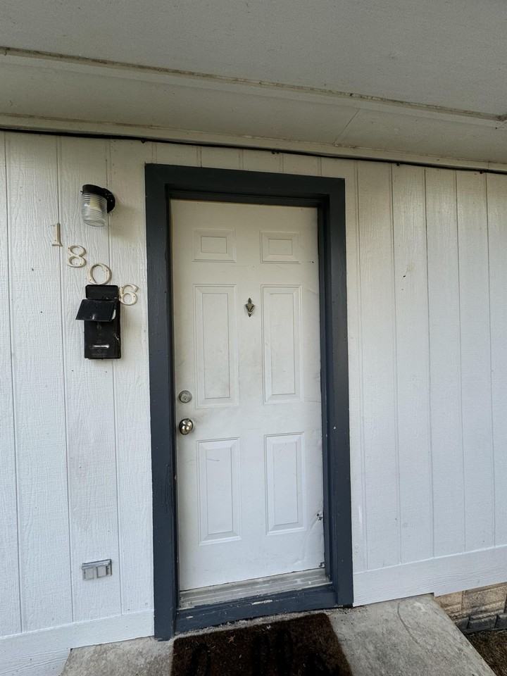 1806 Mulford St #1 - Photo 4 of 22