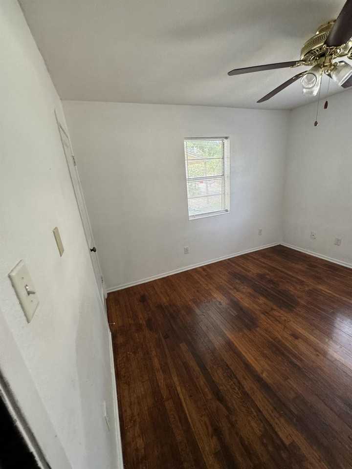 1806 Mulford St #1 - Photo 7 of 22