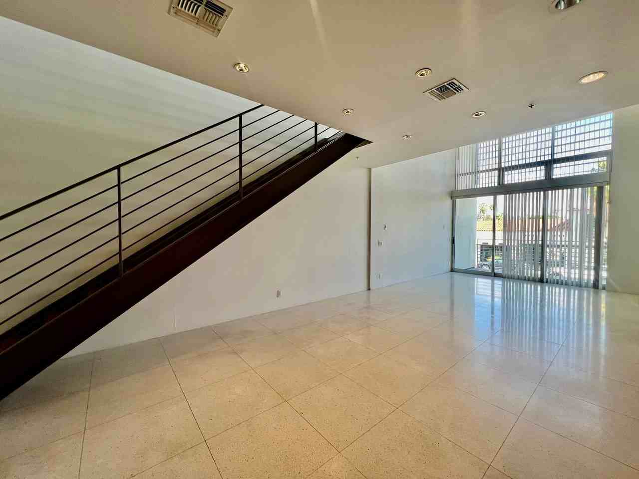 803 N Palm Canyon Dr #07 - Photo 4 of 35