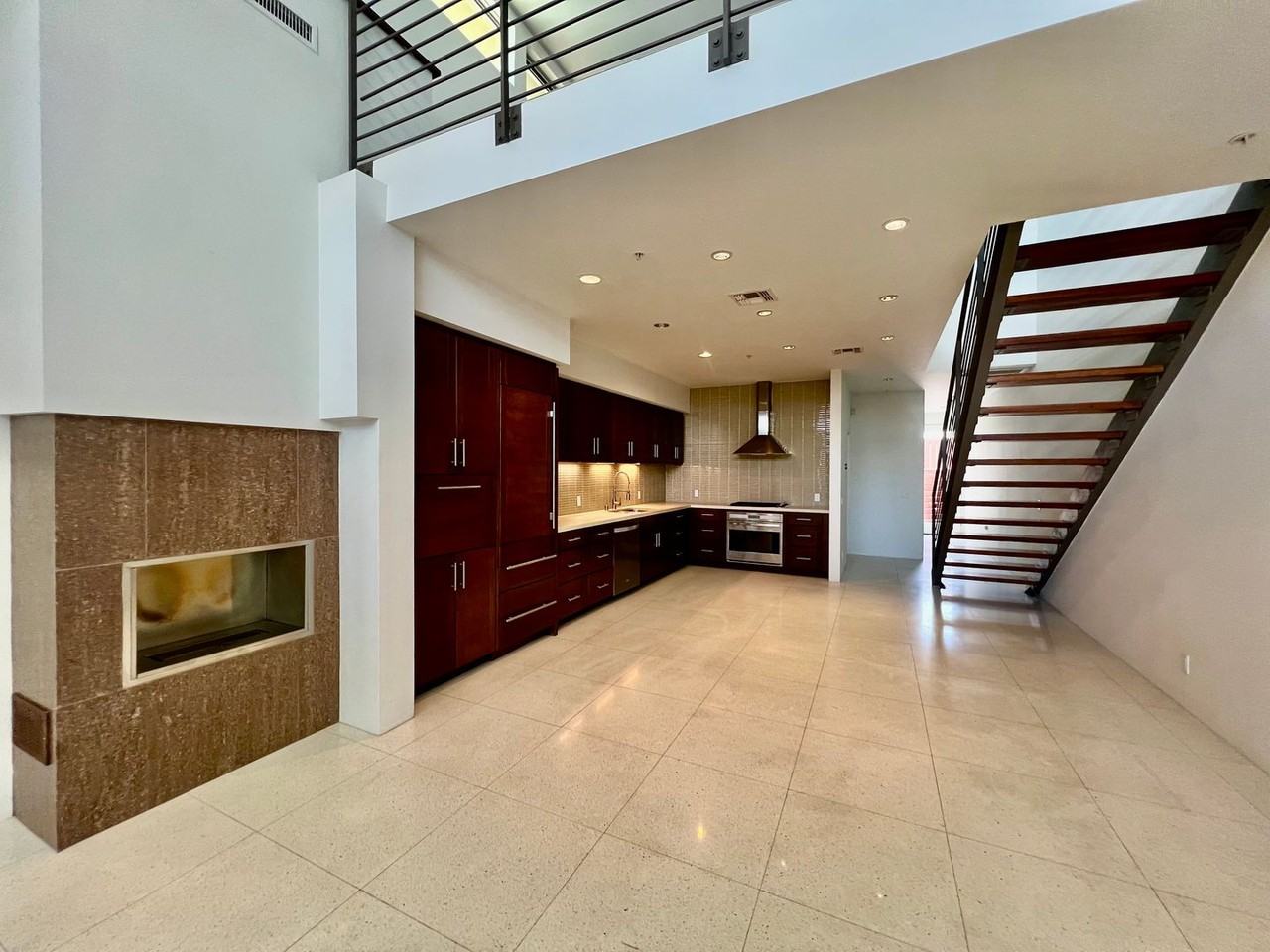 803 N Palm Canyon Dr #07 - Photo 5 of 35