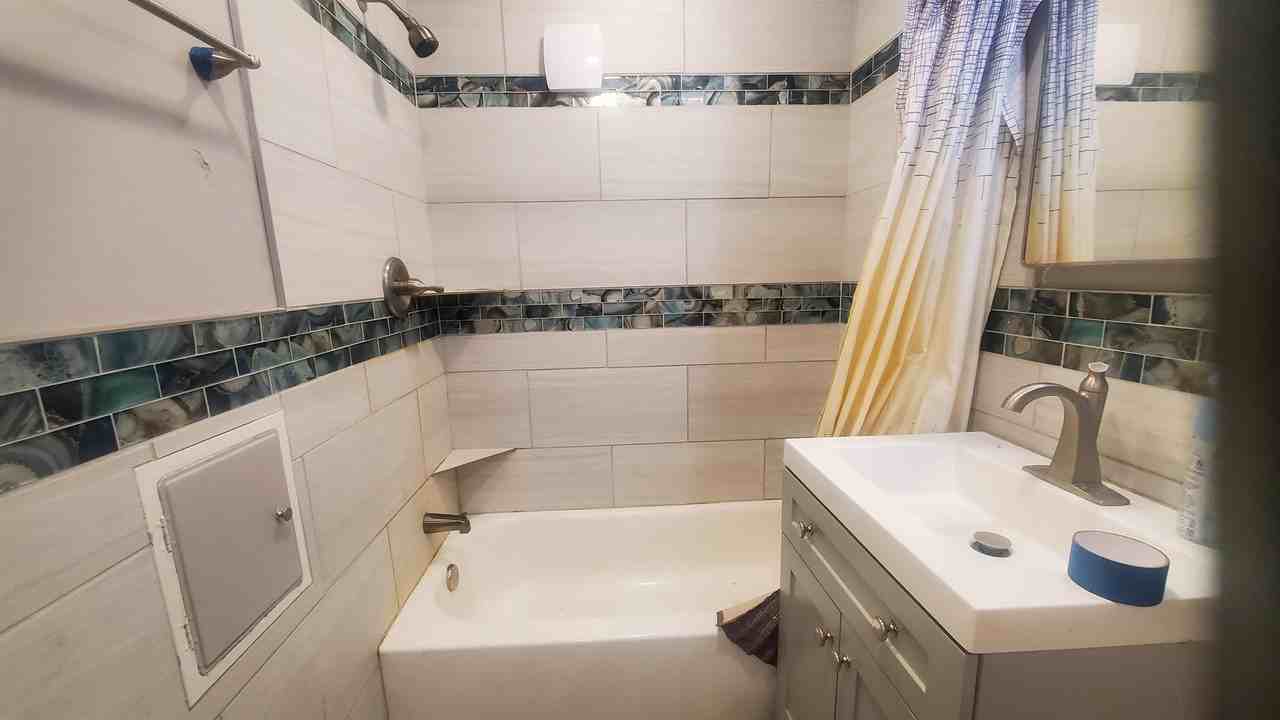 3929 Larchmont St #1 - Photo 2 of 21