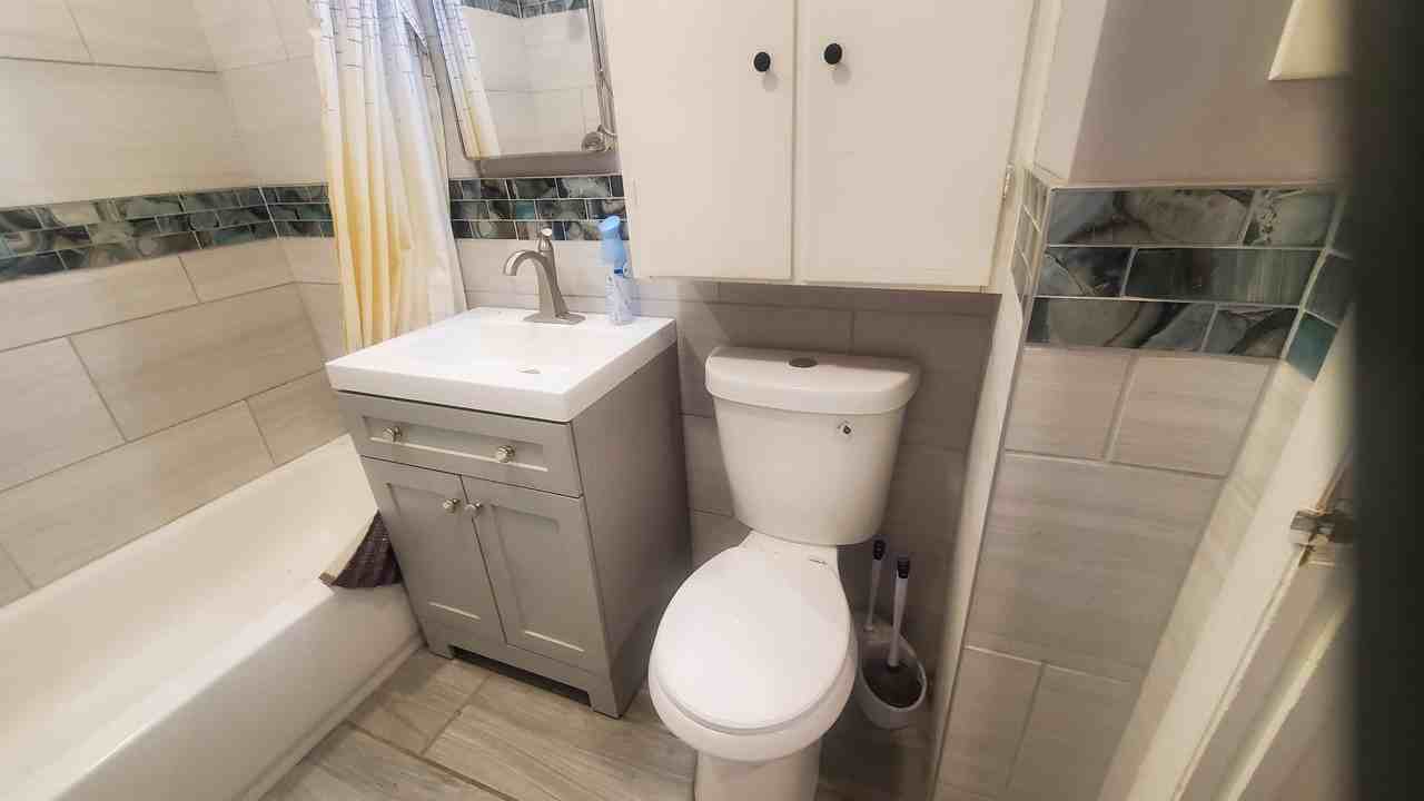 3929 Larchmont St #1 - Photo 3 of 21