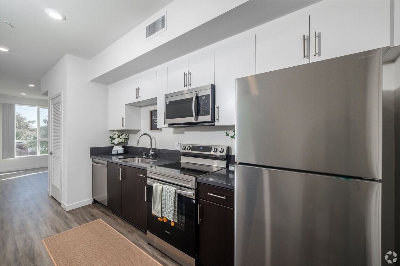 Cloud Nine Apartments – 3567 Chesapeake Ave., Los Angeles, CA 90016 - Photo 4 of 50