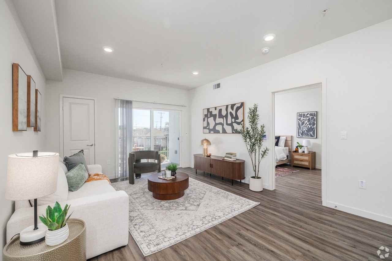 Cloud Nine Apartments – 3567 Chesapeake Ave., Los Angeles, CA 90016 - Photo 6 of 50