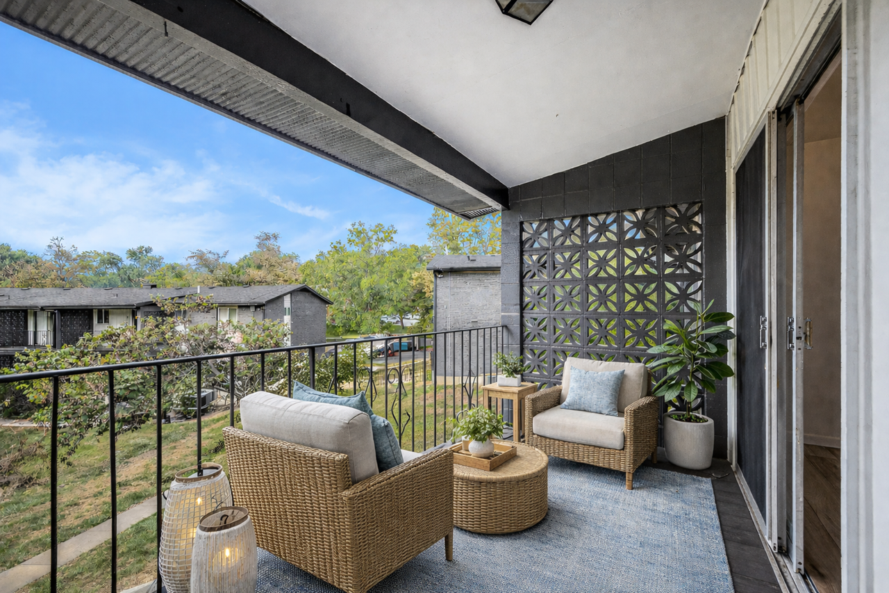 Royal Court Apartments - Photo 7 of 50