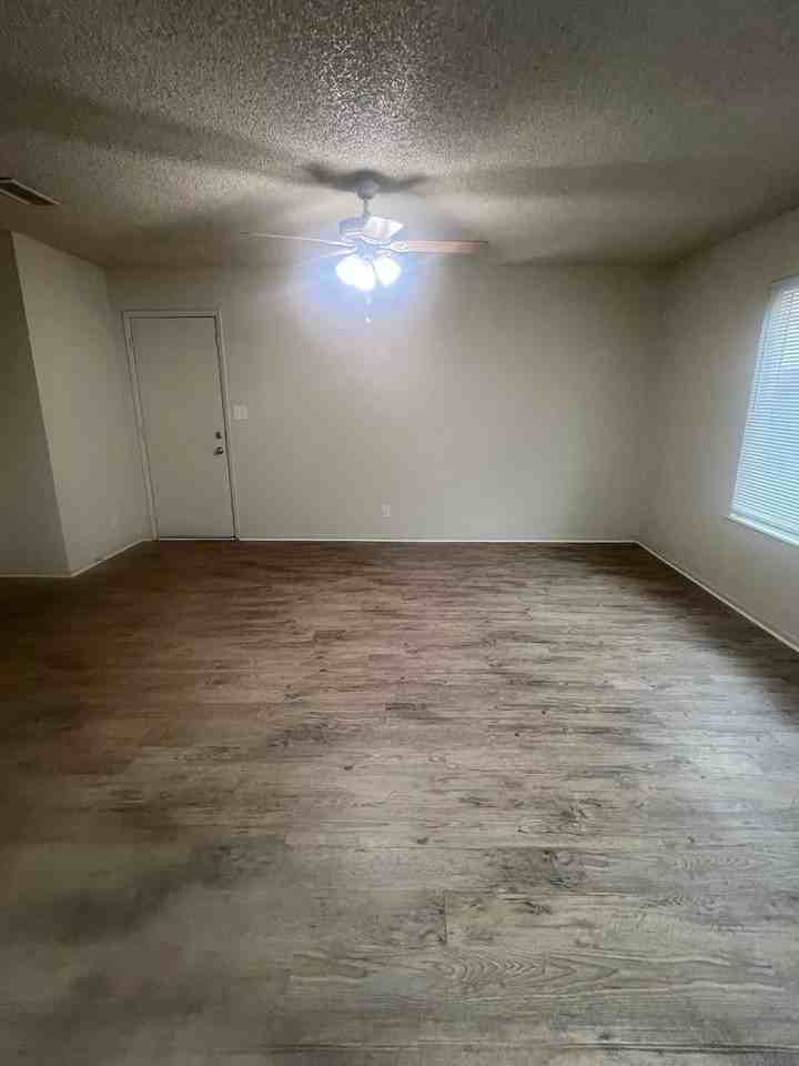 1040 E Donna Dr - Photo 5 of 21