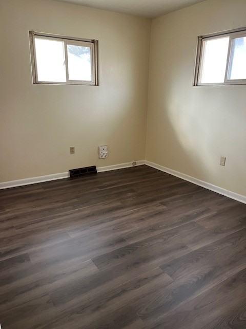 927 Cutler St #927 - Photo 3 of 6