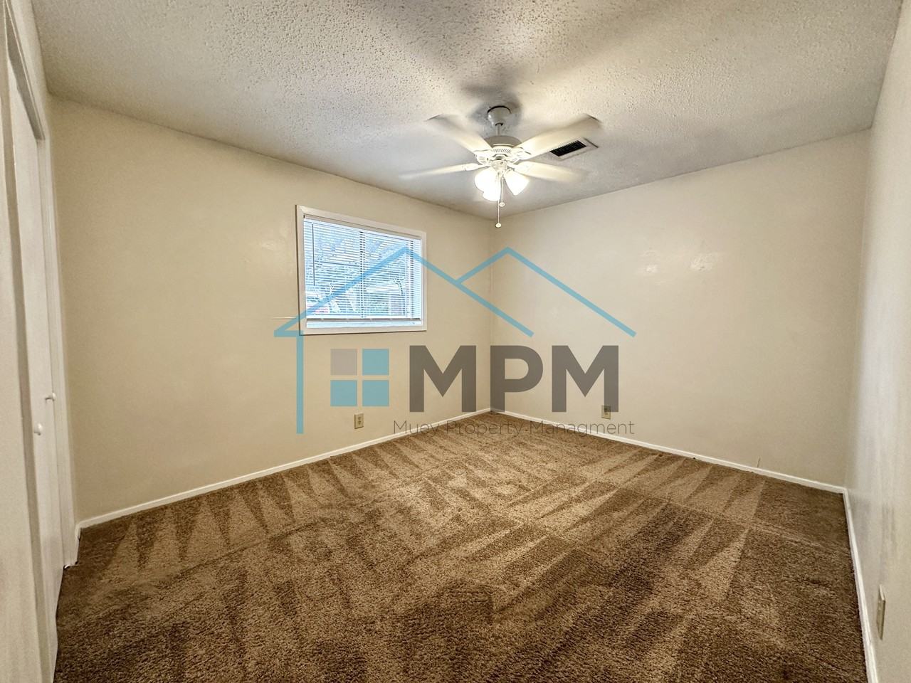 303 Woodlawn Dr #B - Photo 5 of 8