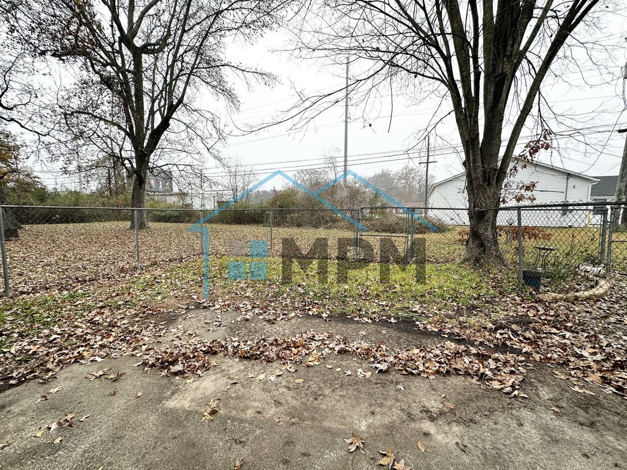 303 Woodlawn Dr #B - Photo 7 of 8