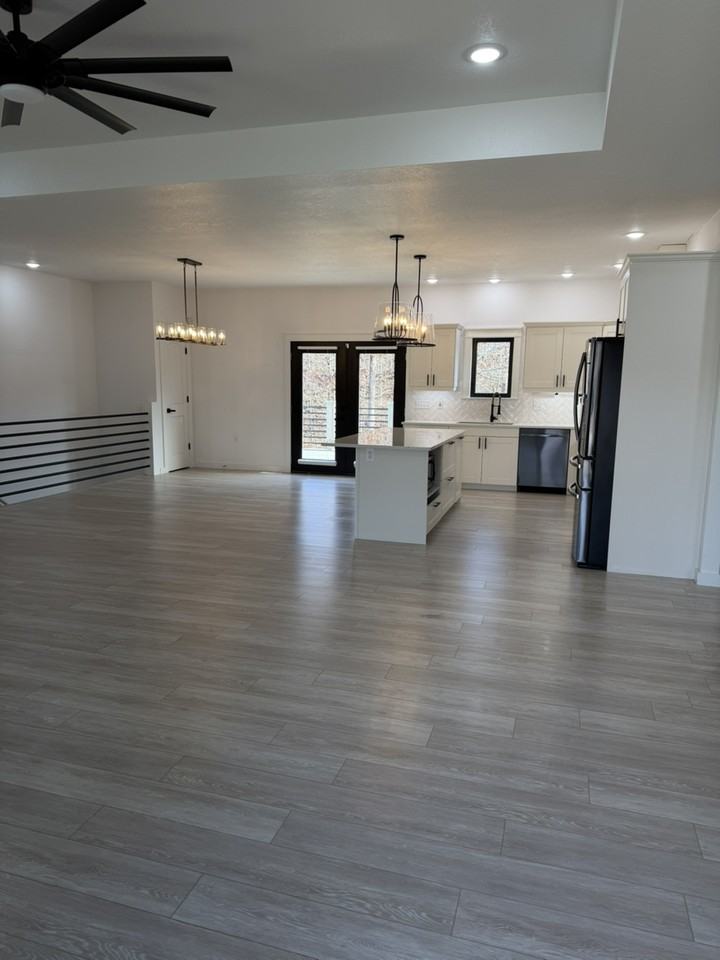 6620 County Road 1182 - Photo 3 of 17