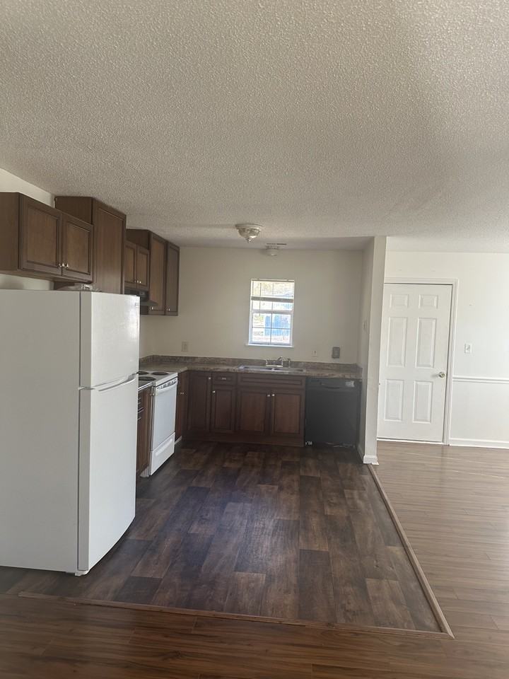 218 Donavan Dr #1 - Photo 4 of 10