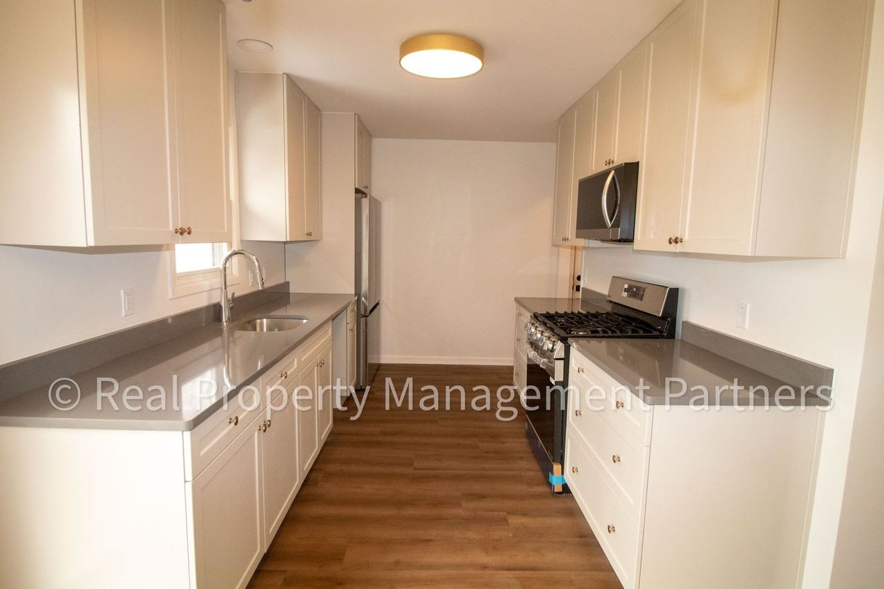 1849 Covington Dr Se - Photo 6 of 41