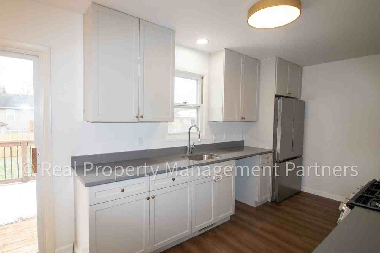 1849 Covington Dr Se - Photo 7 of 41