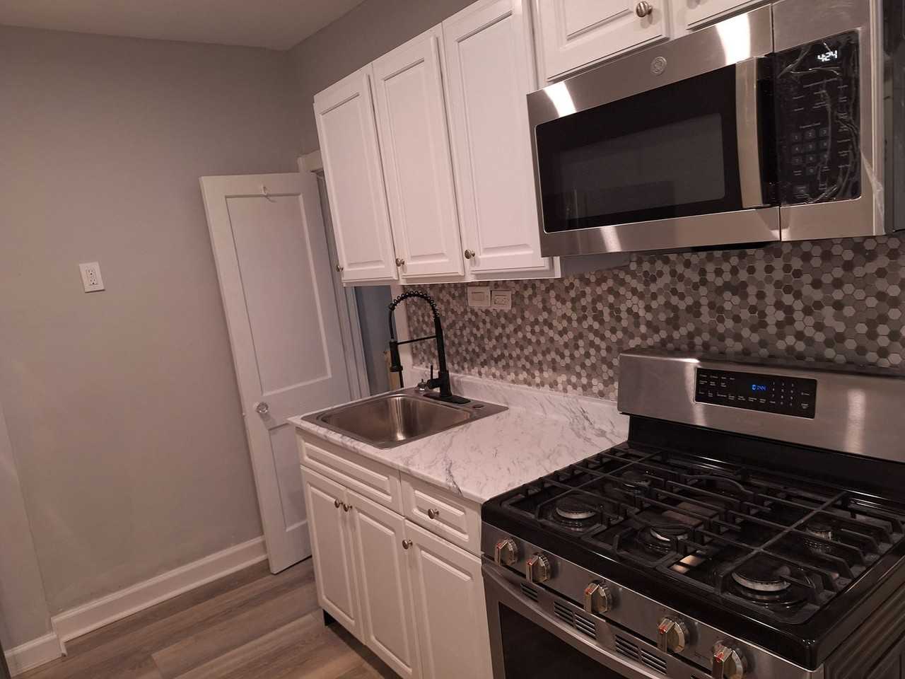 5235 Oxford Ave. - Photo 7 of 16