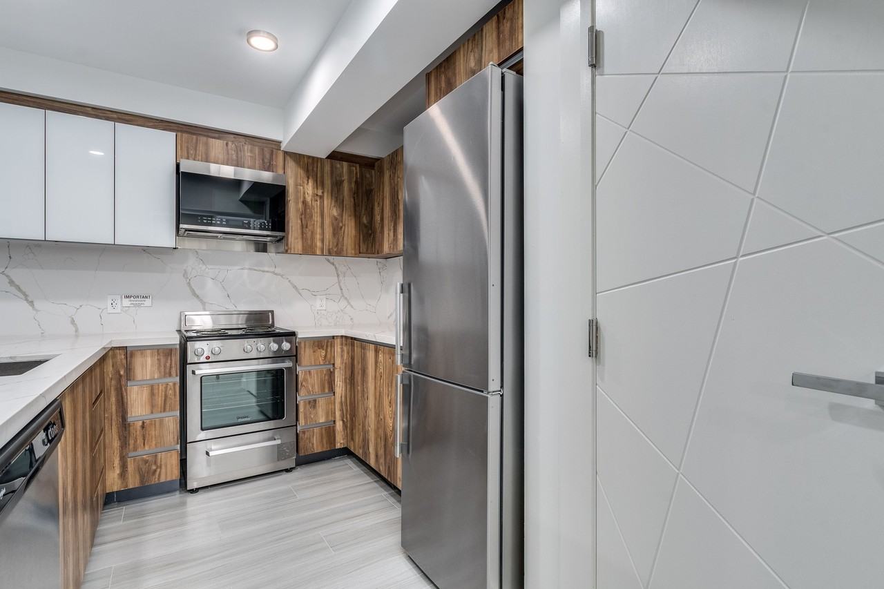 1168 Pendrell Street - Photo 7