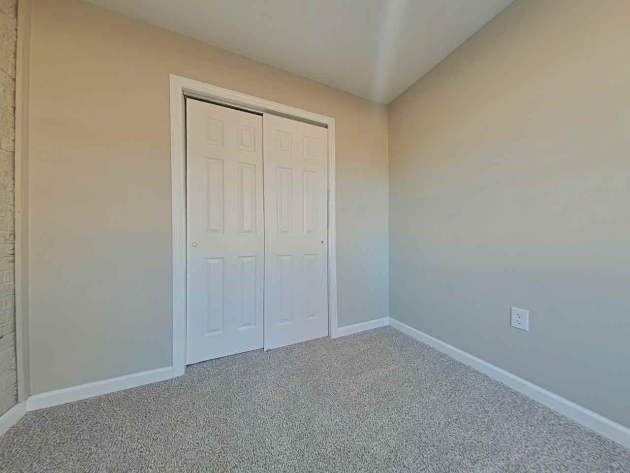 6527 Saint Louis St #1 - Photo 4 of 16