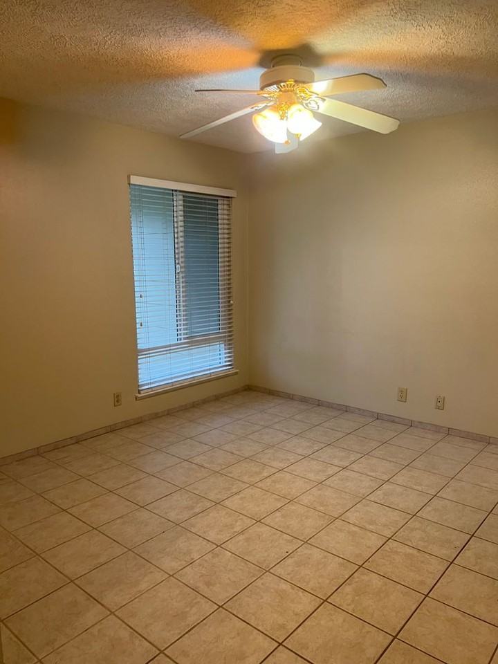 948 Northwood Dr - Photo 5 of 15