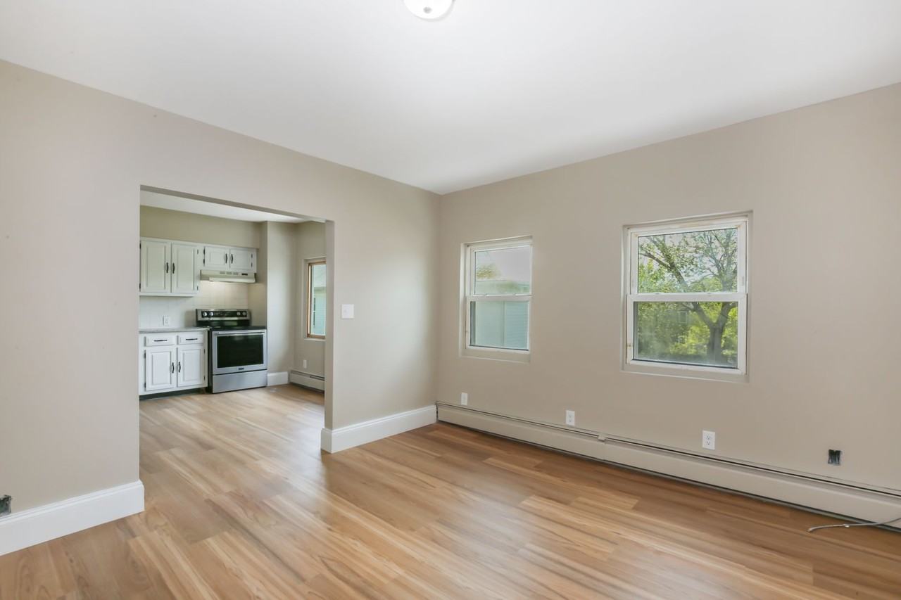 West Warwick Complex - Photo 4 of 26