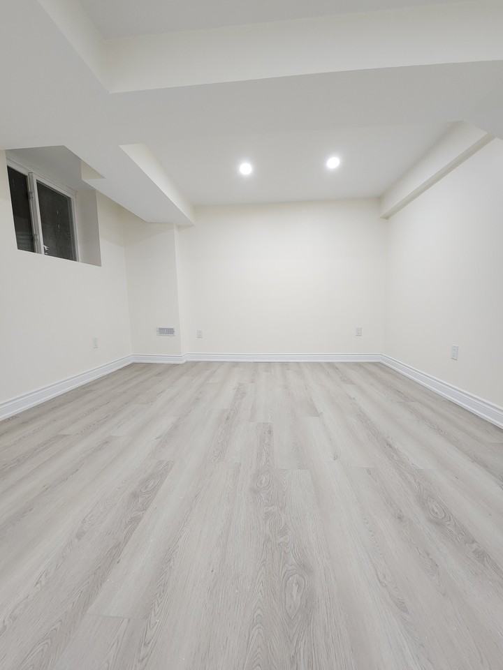 2238 Gladacres Lane - Photo 3 of 9