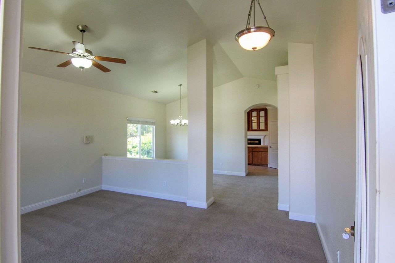 4561 Quinton Dr - Photo 2 of 34