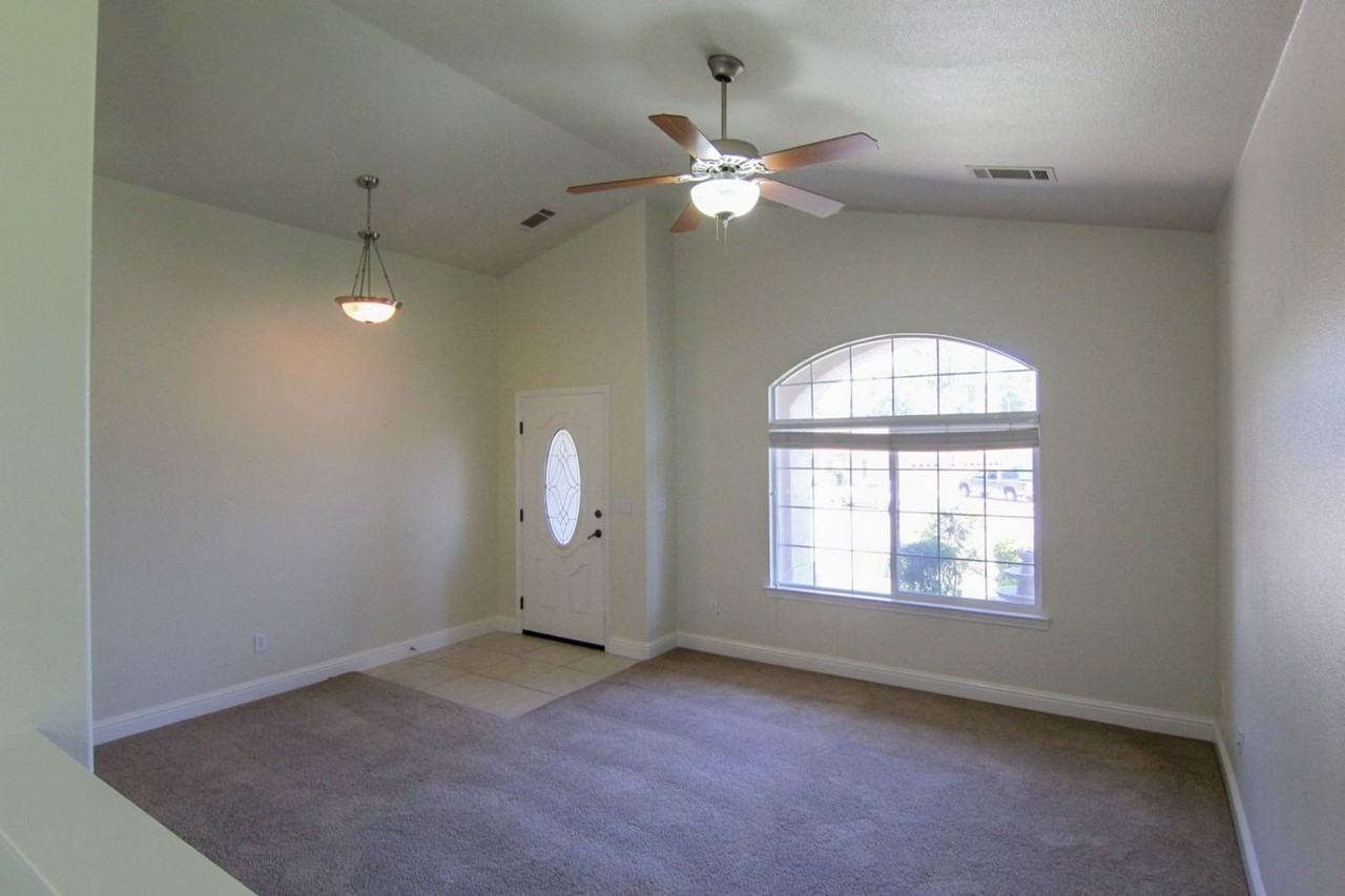 4561 Quinton Dr - Photo 4 of 34