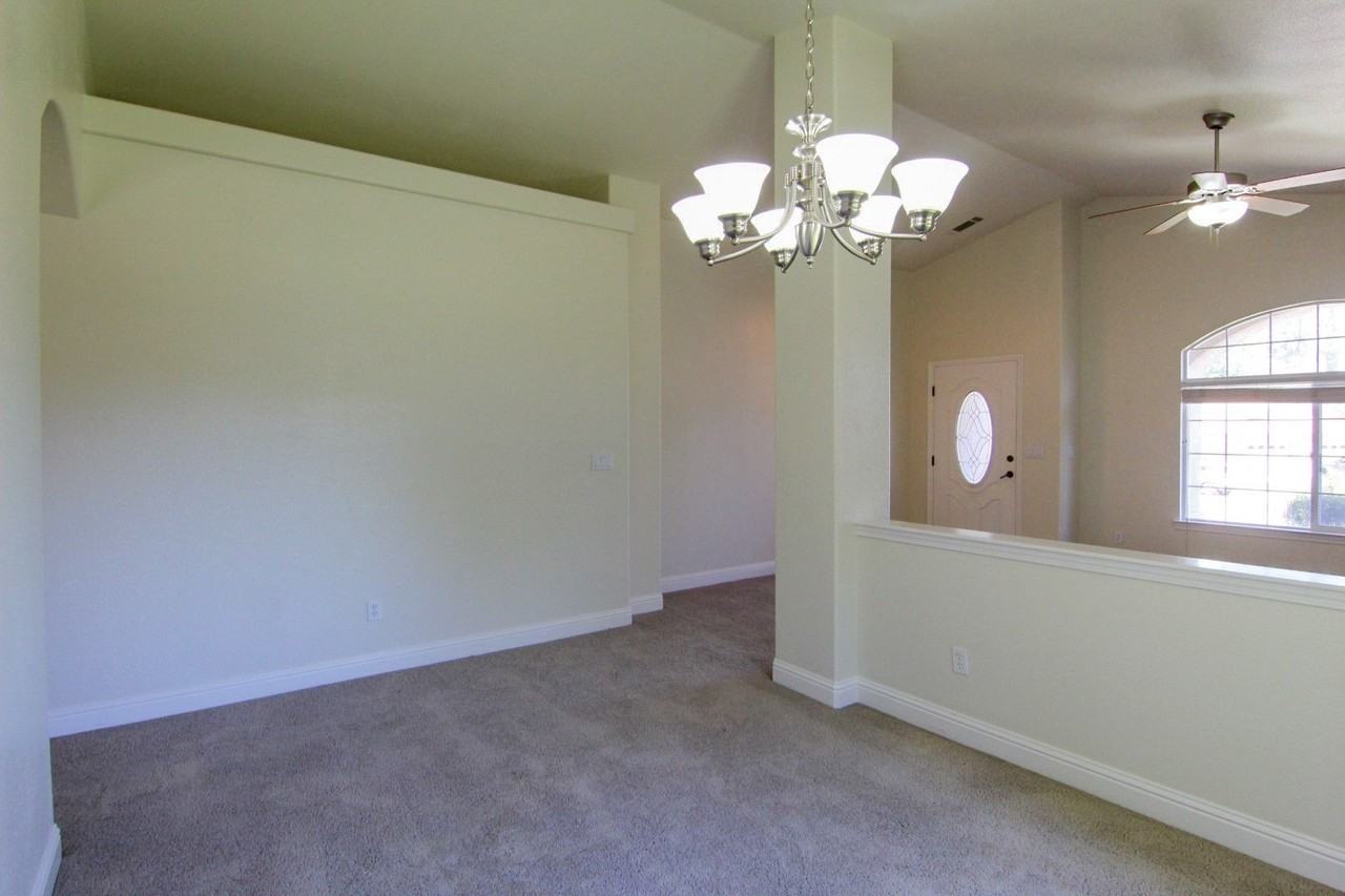 4561 Quinton Dr - Photo 5 of 34