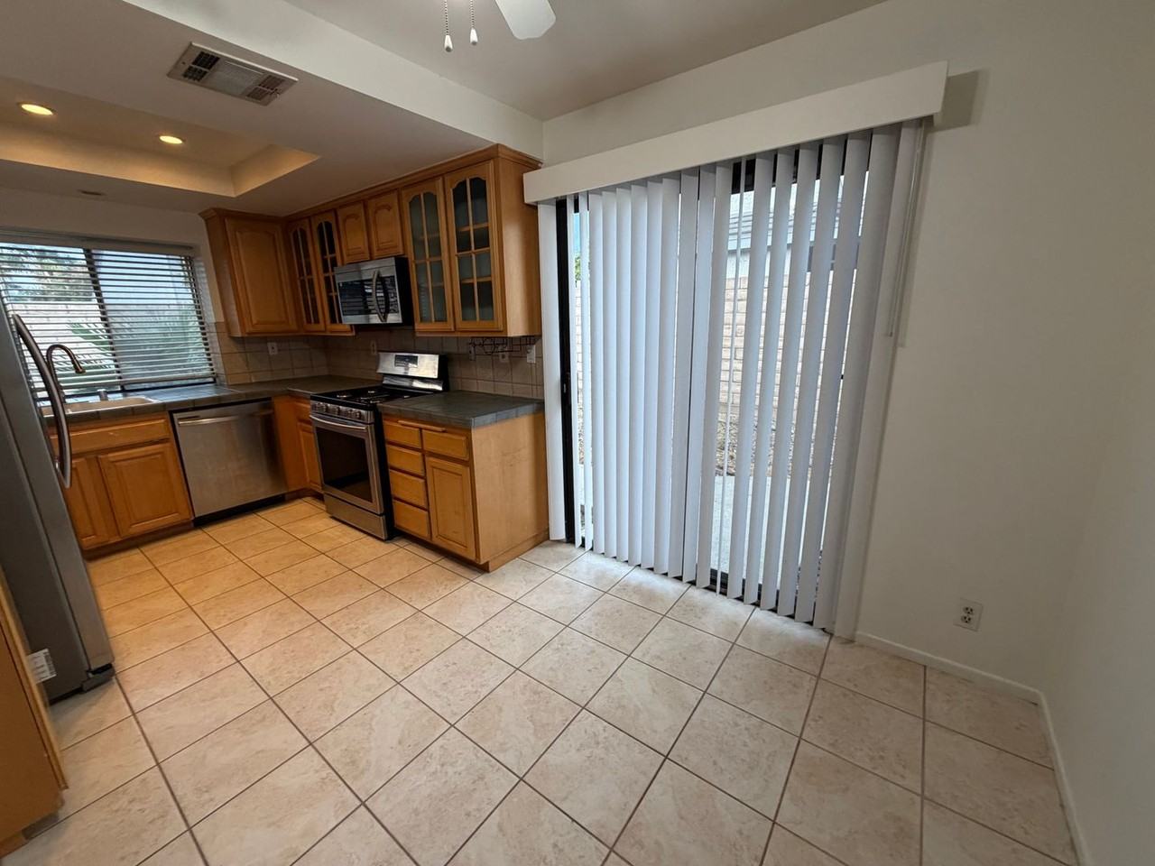 2469 Pinewood Pl - Photo 4 of 23