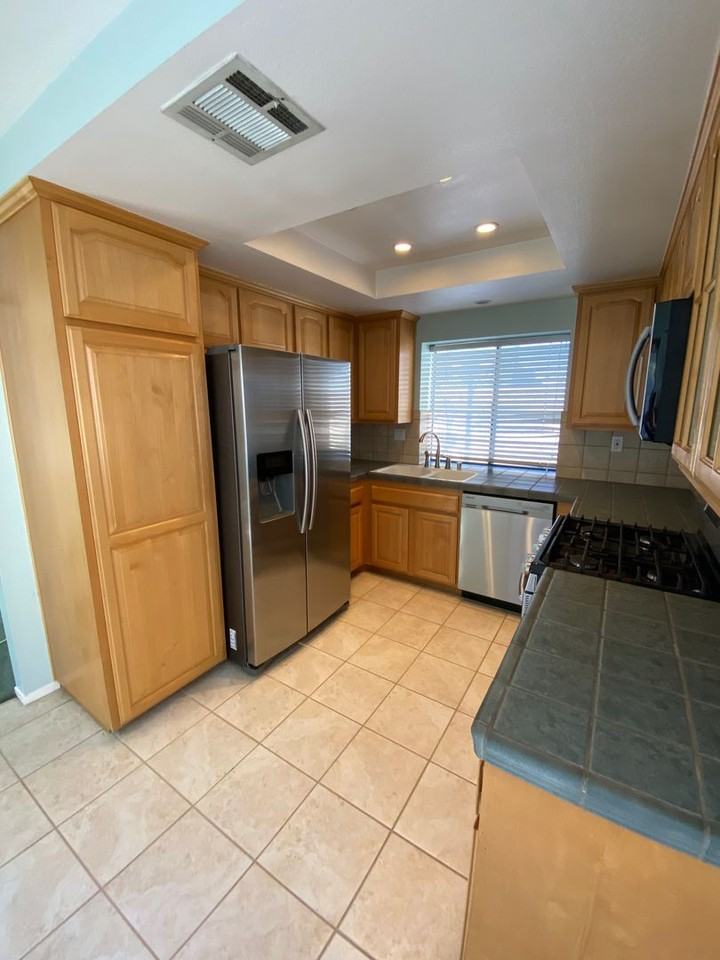 2469 Pinewood Pl - Photo 5 of 23