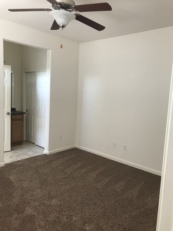 3841 W Payson Ave - Photo 7 of 10