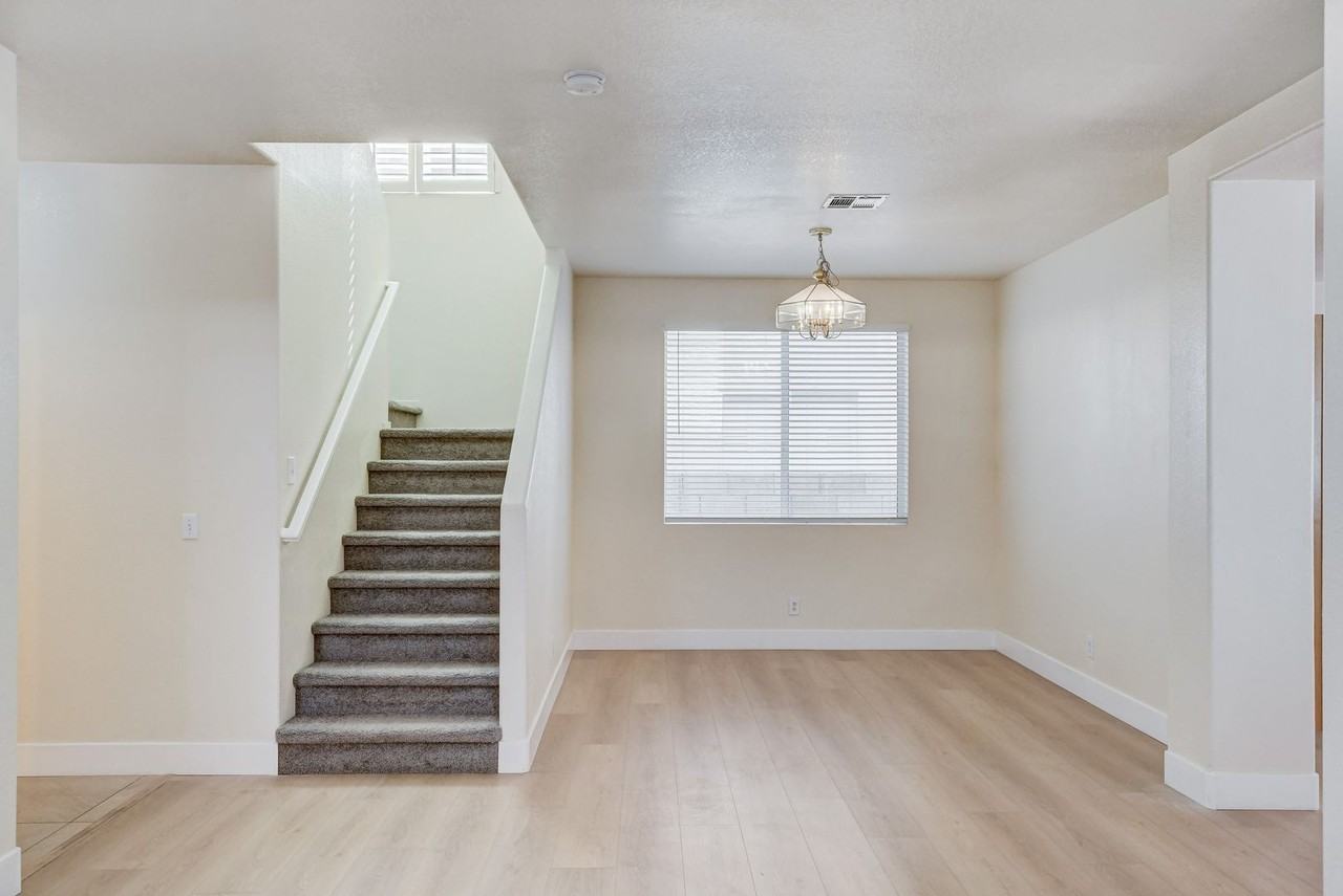 3377 Commendation Dr - Photo 4 of 26