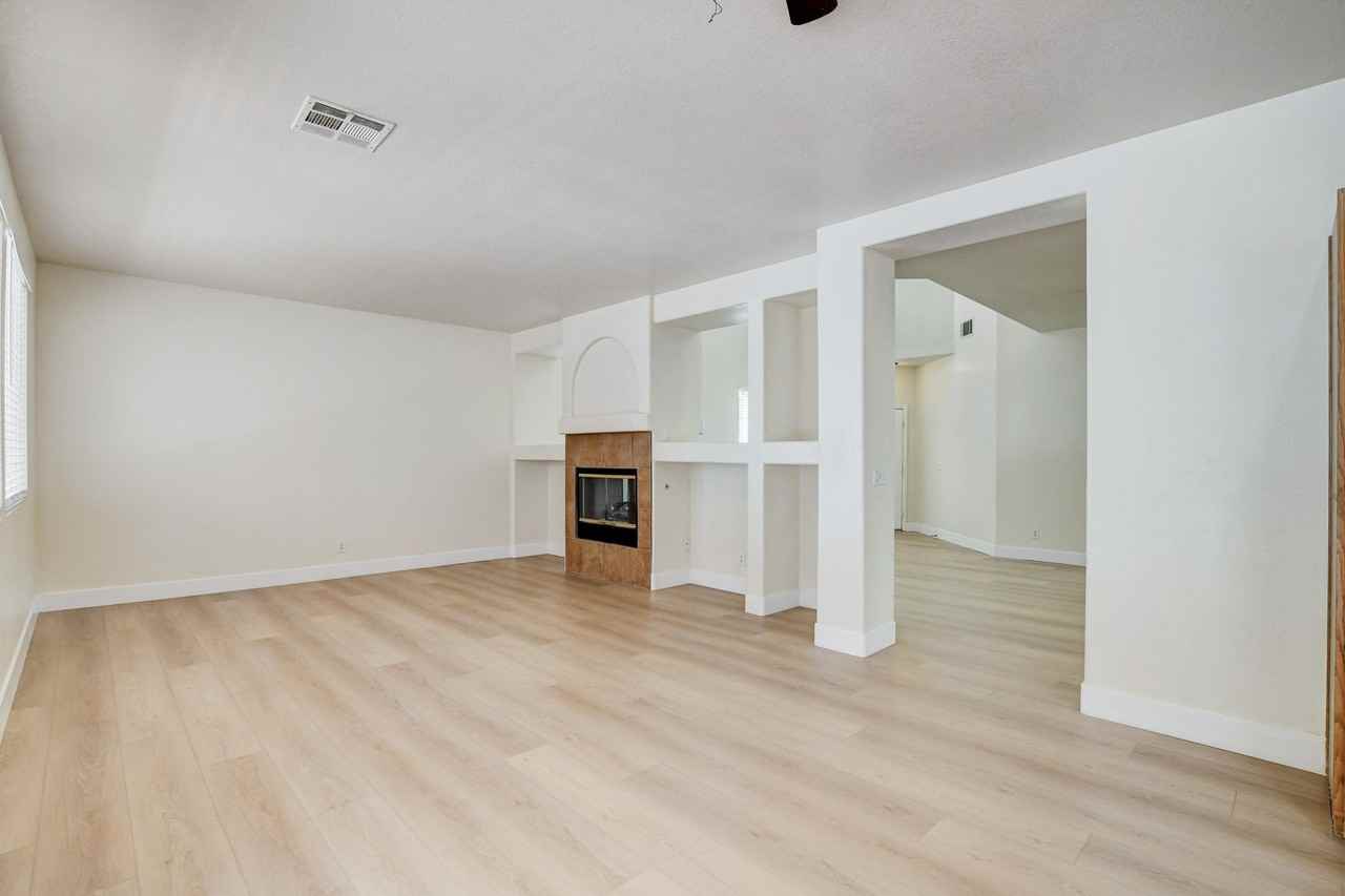 3377 Commendation Dr - Photo 5 of 26