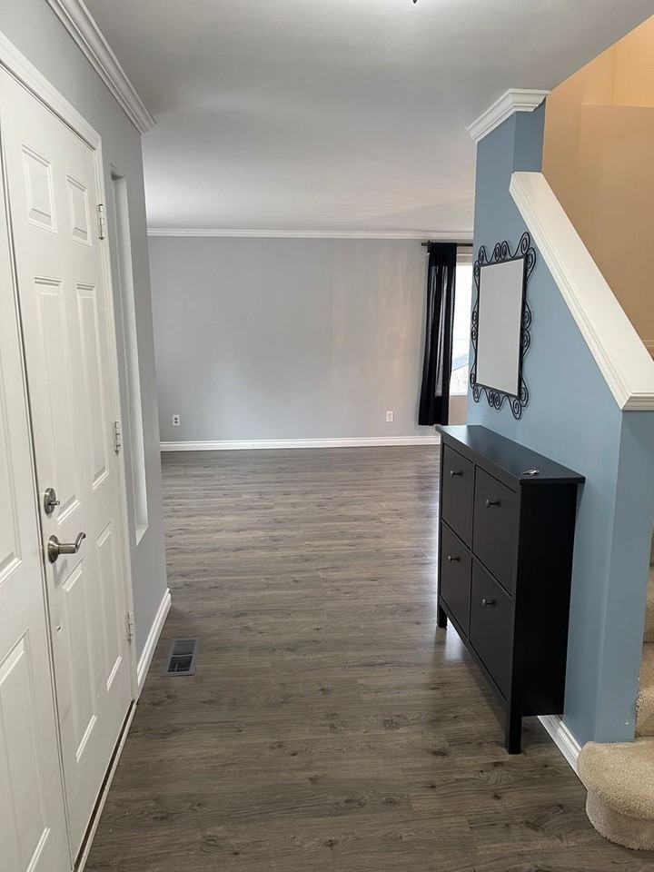 2320 Dalarna Ct Ne - Photo 4 of 33