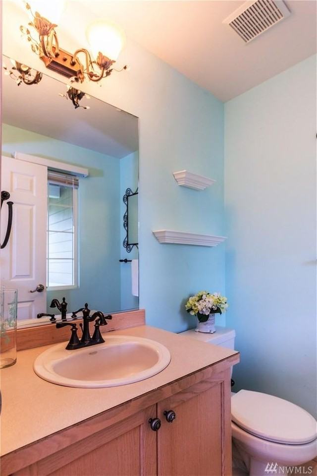 2320 Dalarna Ct Ne - Photo 7 of 33