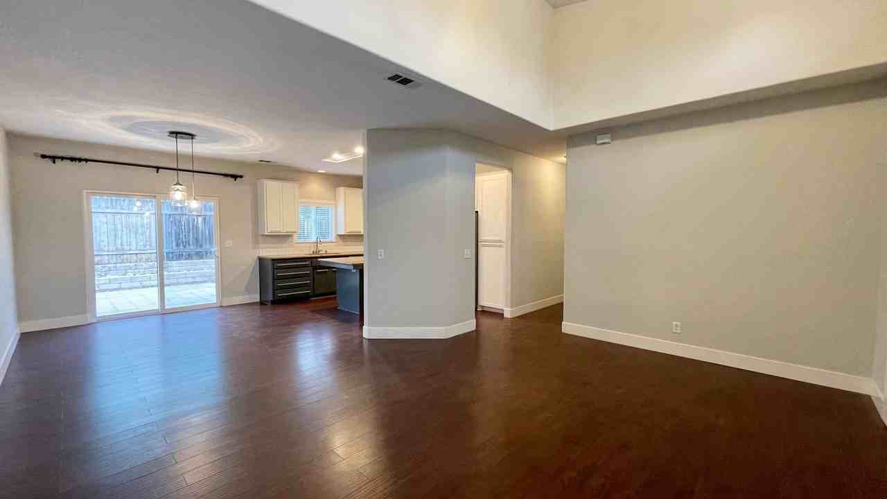 1592 Huckleberry Ave - Photo 5 of 24