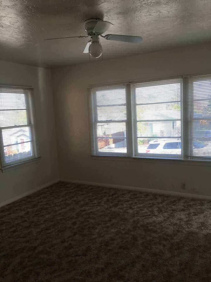 1856 Willis St - Photo 4 of 9