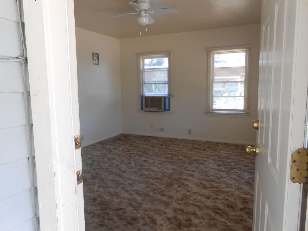 1856 Willis St - Photo 5 of 9