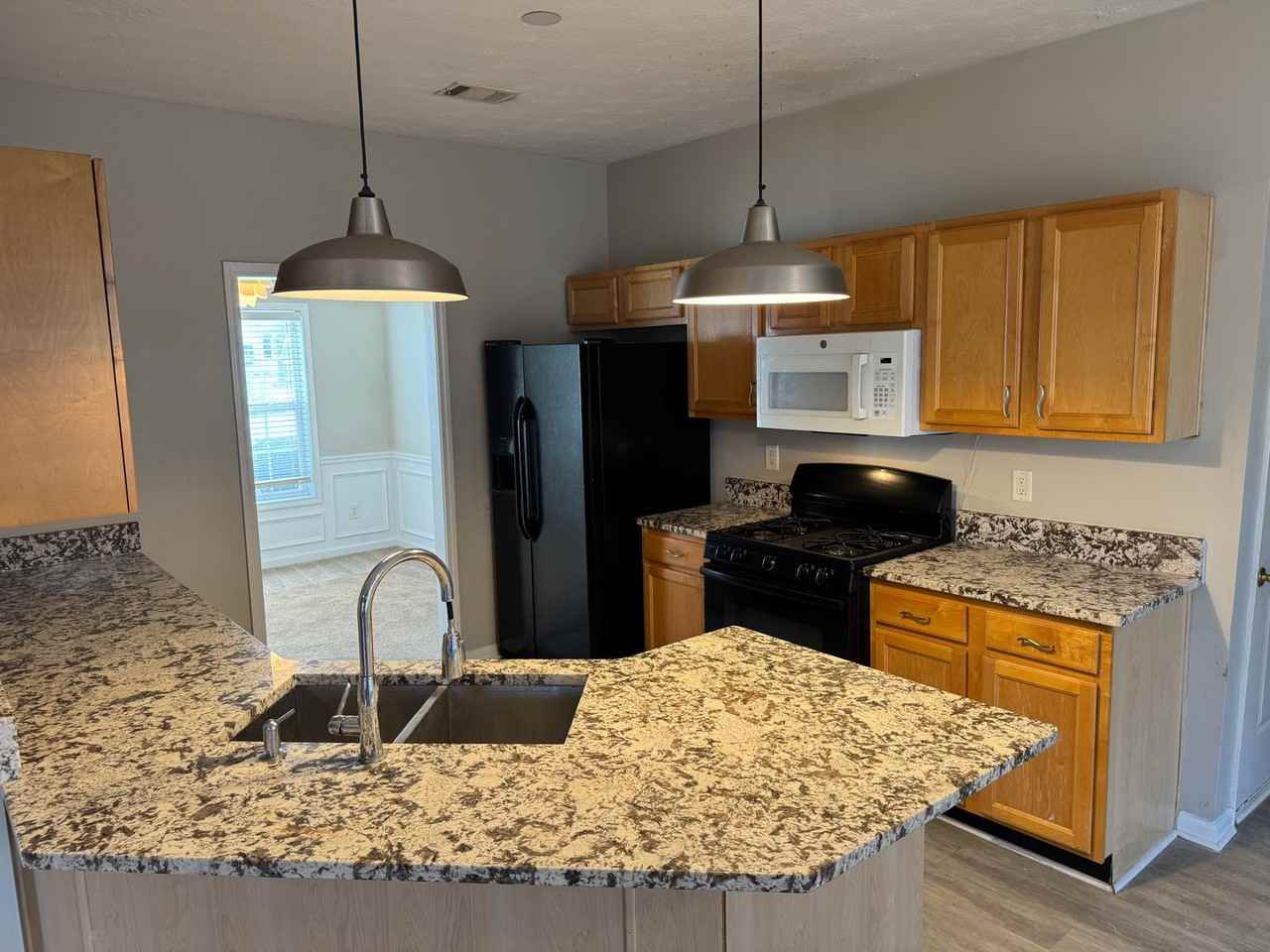 2430 Cordillo Dr - Photo 6 of 33