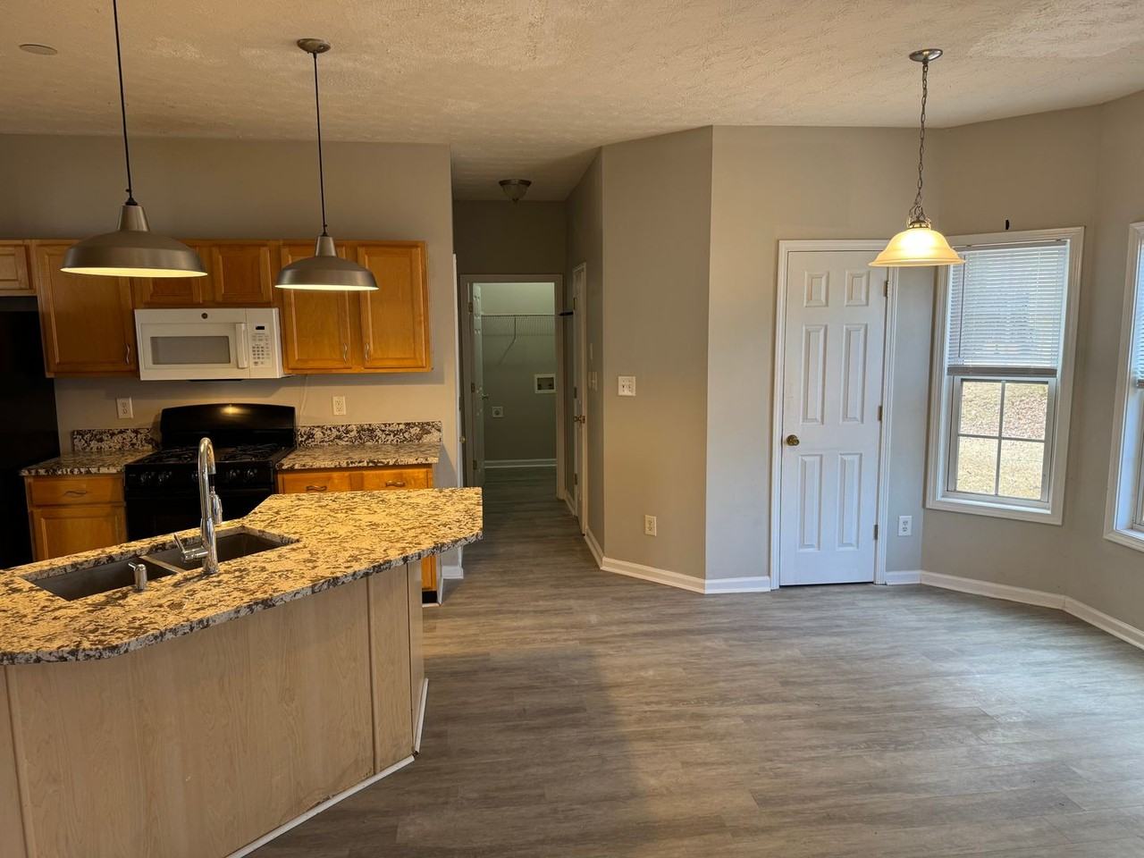 2430 Cordillo Dr - Photo 7 of 33