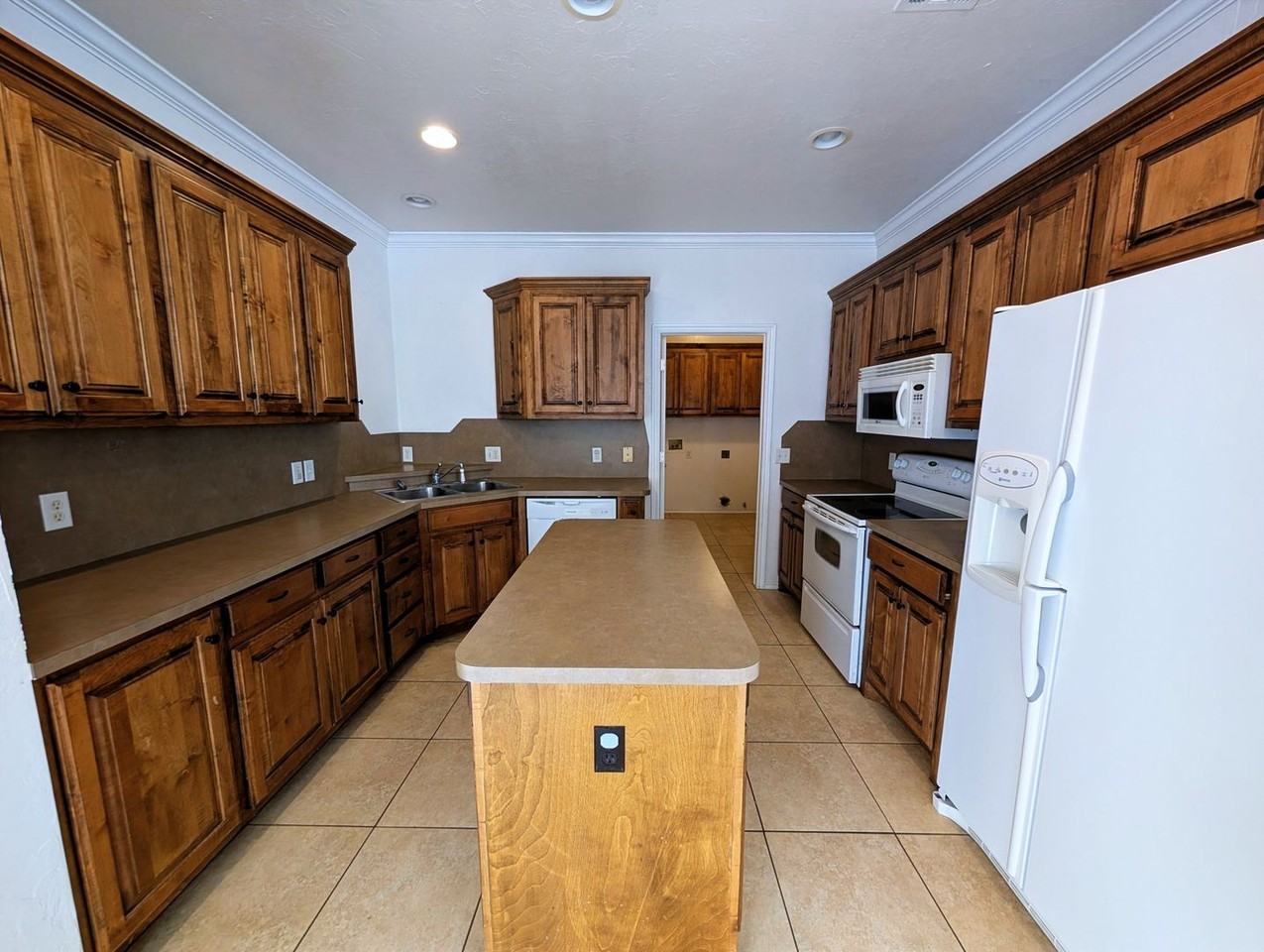 643 Sisken Ct - Photo 5 of 16