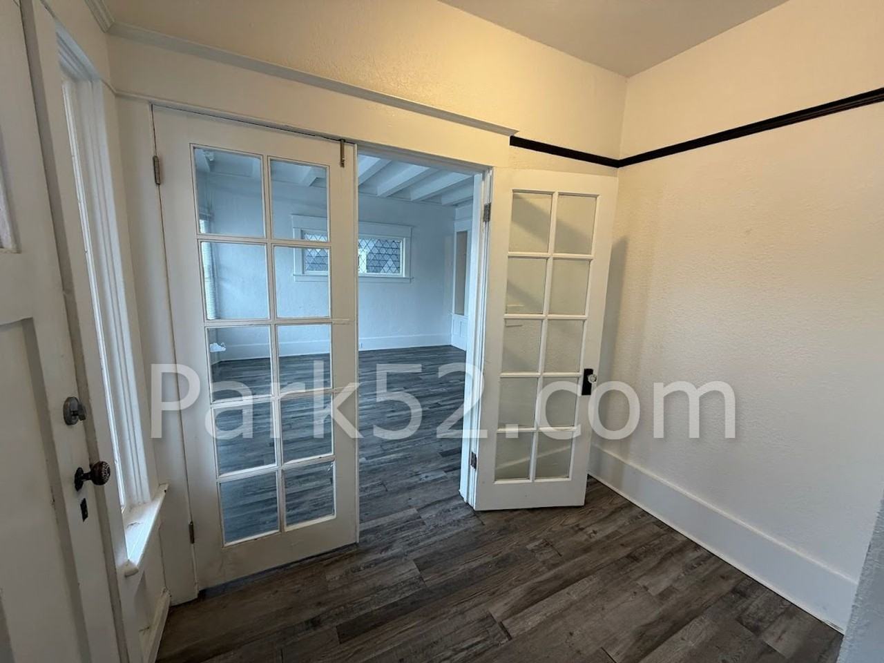 1406 6th Ave - Photo 3 of 13