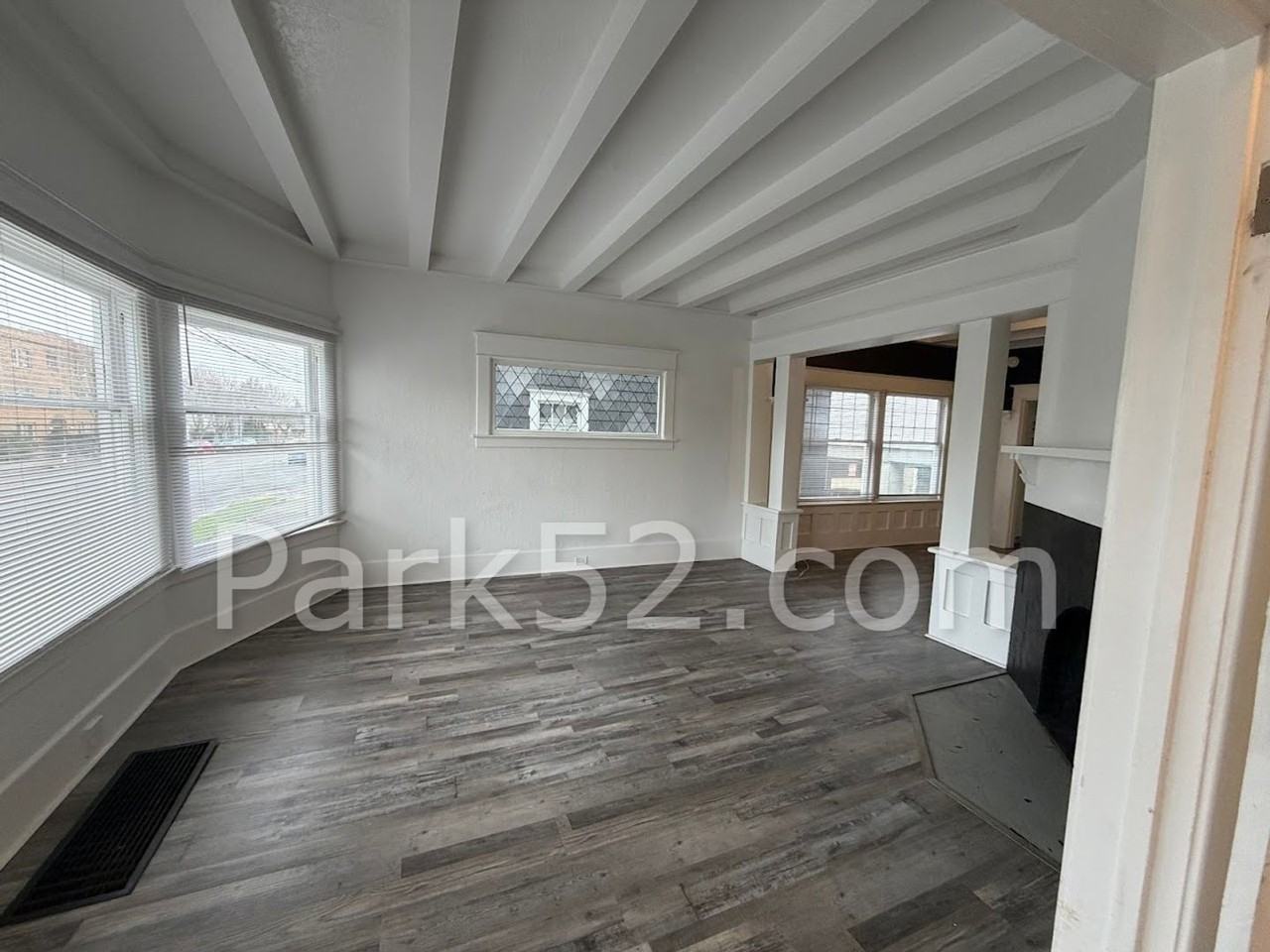 1406 6th Ave - Photo 4 of 13