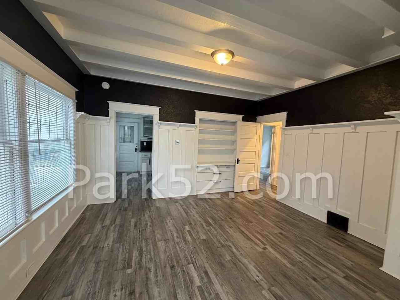 1406 6th Ave - Photo 6 of 13