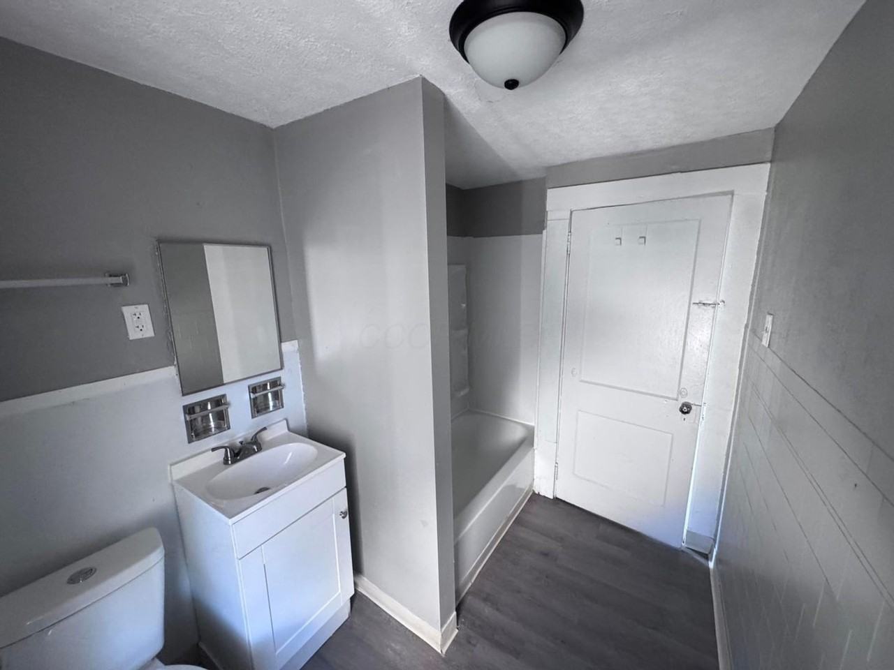 2234 Hamilton Ave - Photo 4 of 4