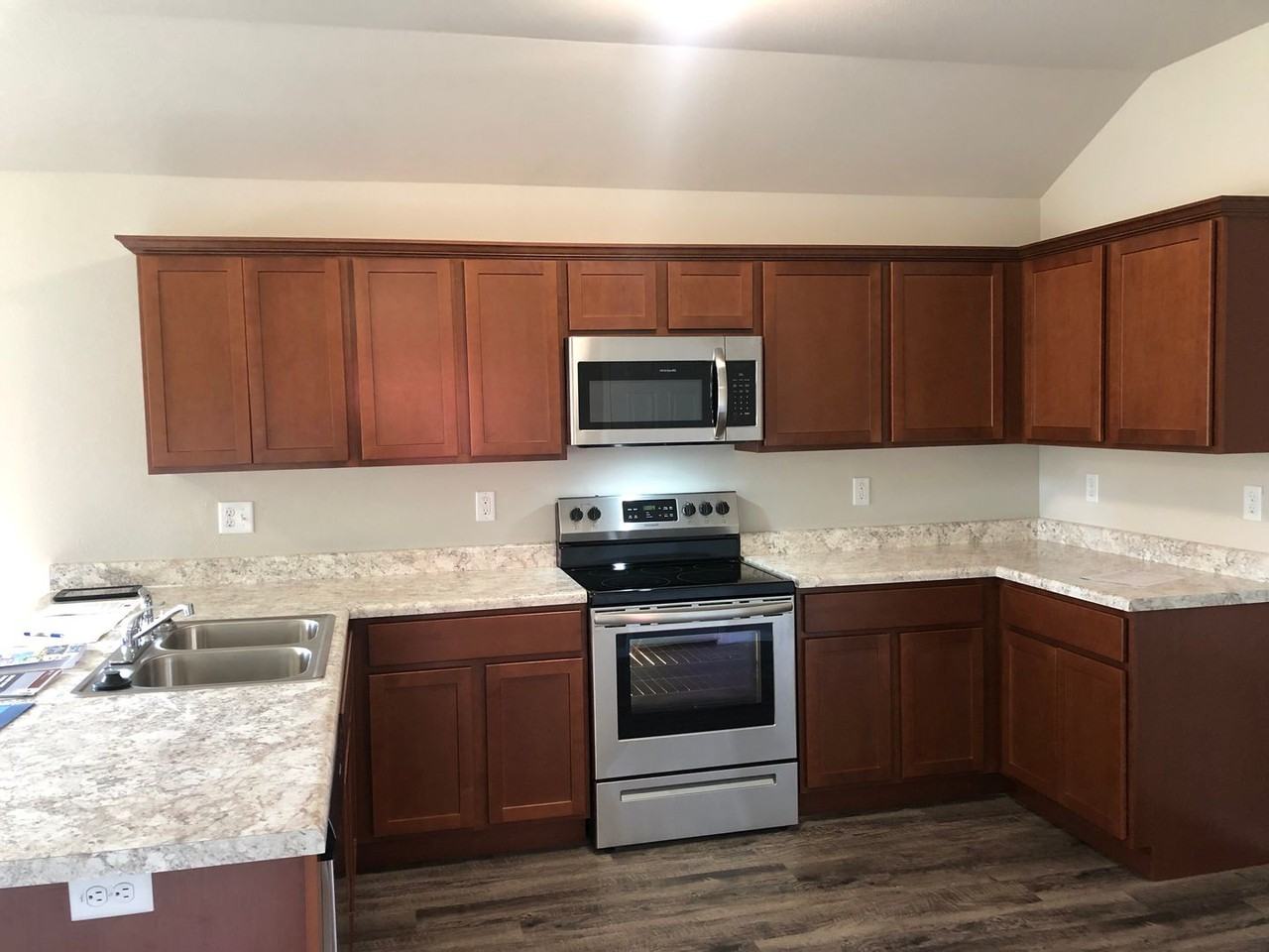 1296 S Springfield Dr - Photo 6 of 11