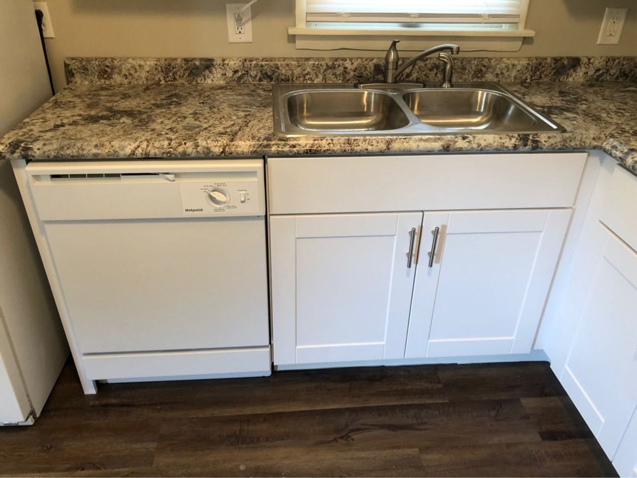 WHISPERING OAKS - Photo 4 of 31