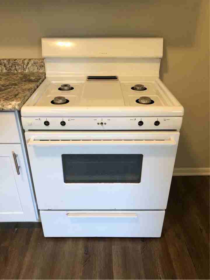 WHISPERING OAKS - Photo 5 of 31