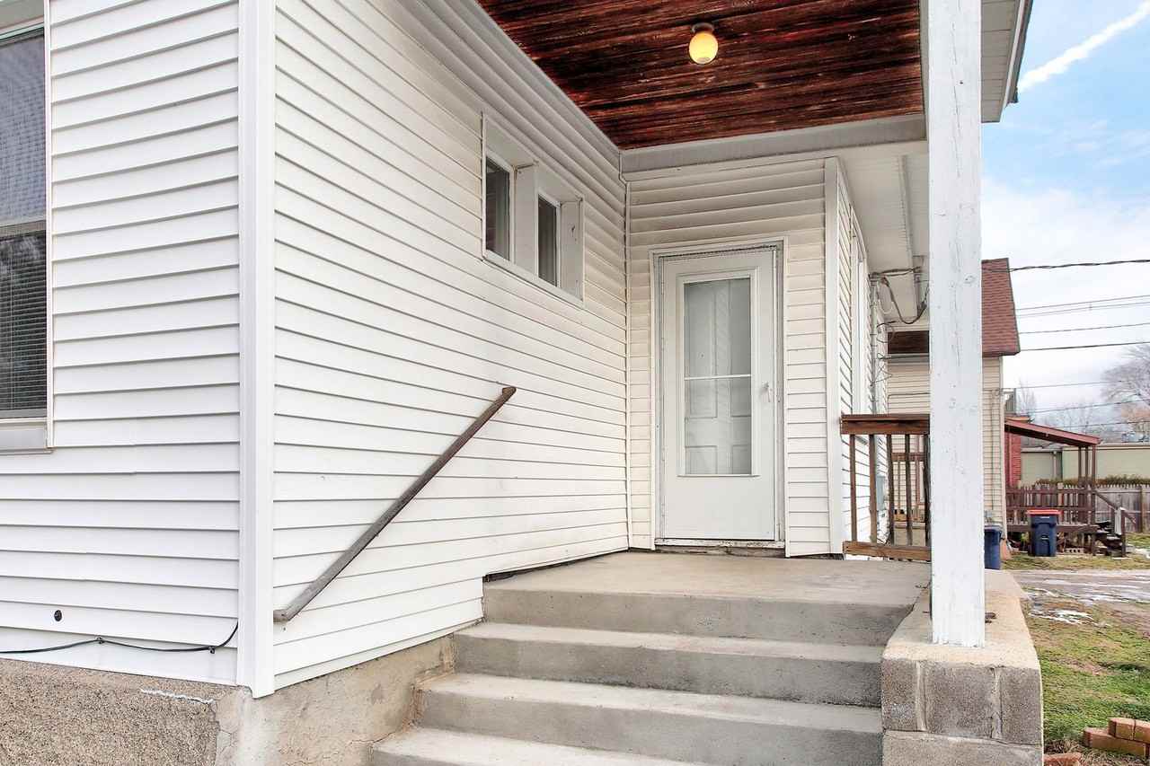 140/142 E 15th Street - Photo 5 of 26